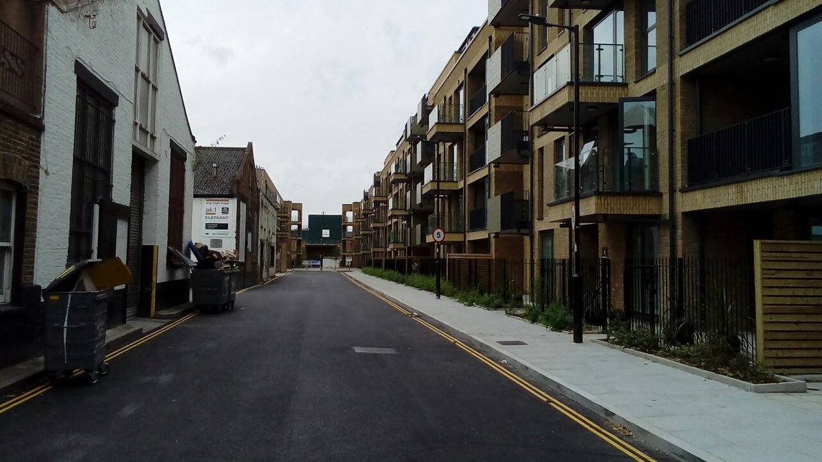 WalworthSociety's tweet image. Walking route now open between Penrose St and Manor Place as part of the SE17 Manor Place Depot redevelopment by @NHGhousing &amp;amp; @DurkanUK . @lb_southwark #lowline route nearly complete along the railway arches...also looks close to being open.