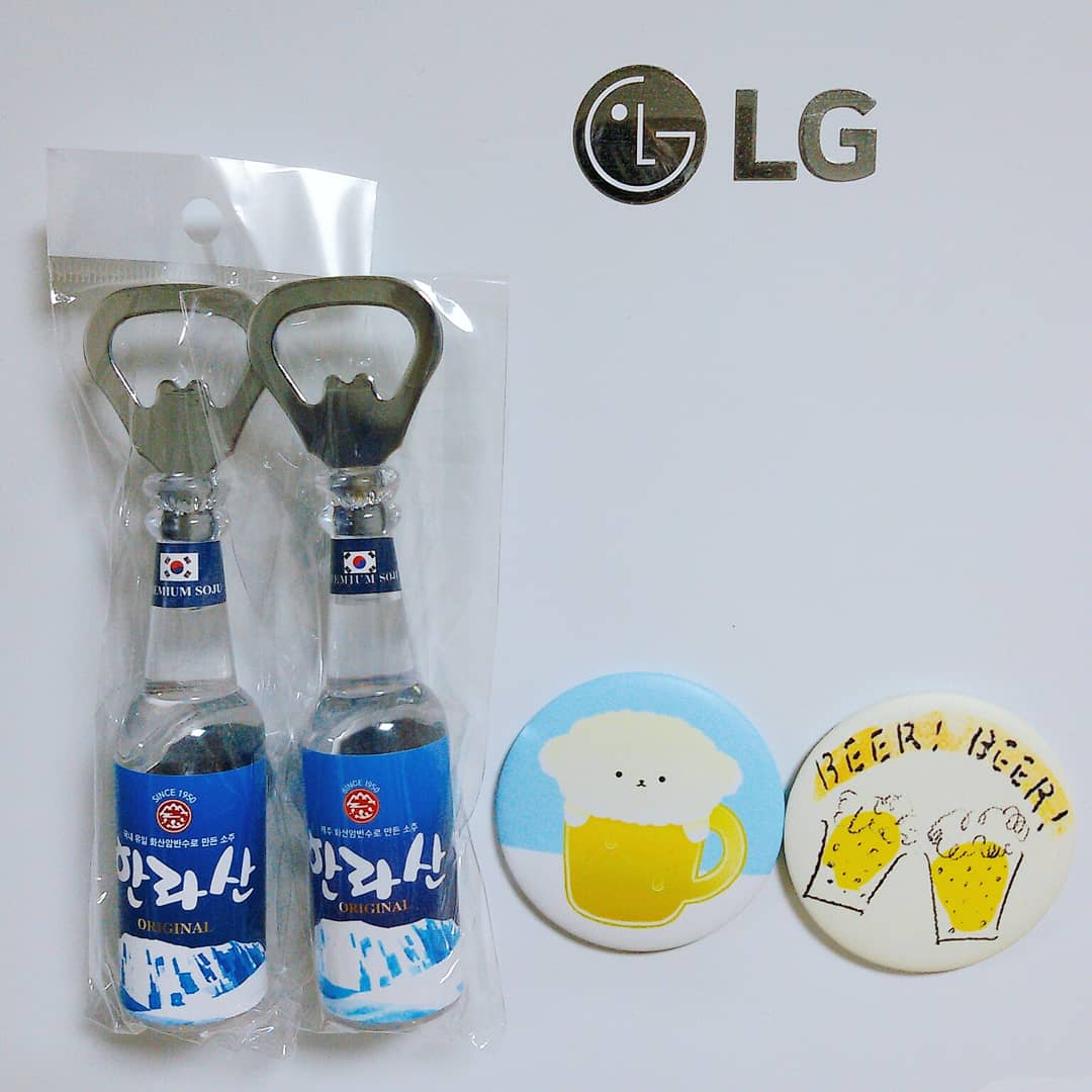 newmorre's tweet photo. 친구가 보내줬던 맥주 댕댕이🐶🍺 마그넷(병따개) 후기 넘 귀엽고 고마운 인증👀✨ https://t.co/xdVSgYlSM5