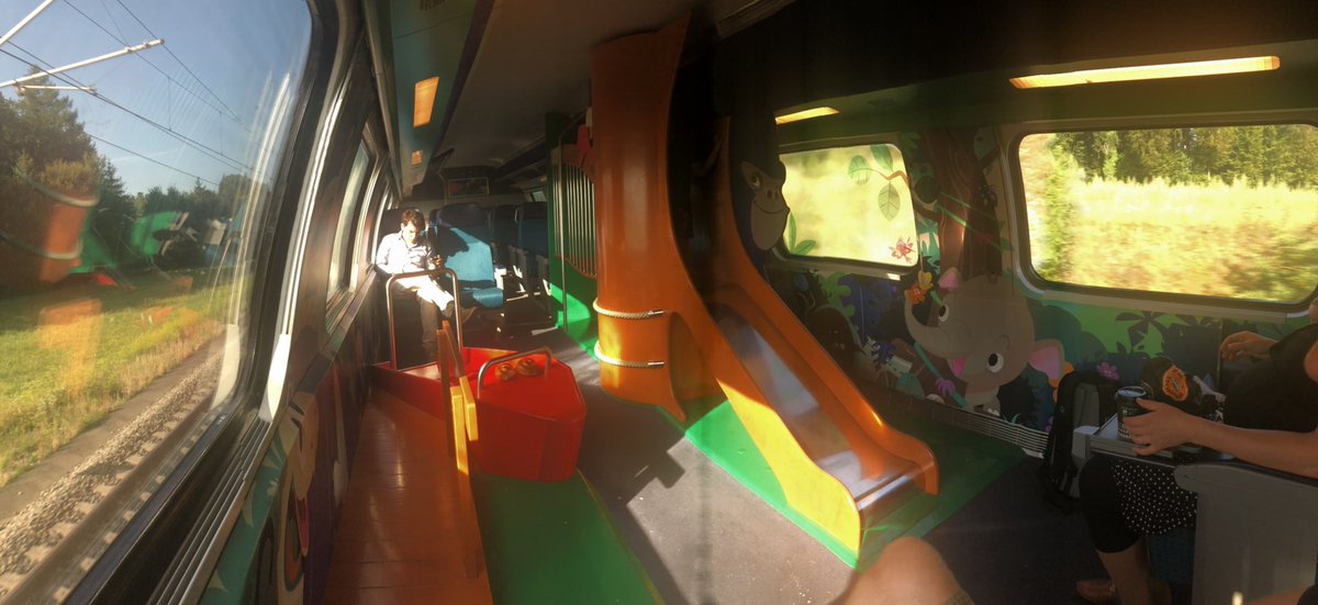 So klappen Zugreisen mit kleinen Kindern eigentlich ganz gut...