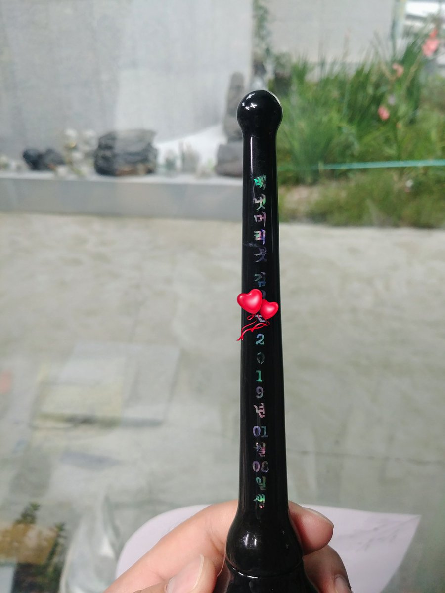 brushmuseum's tweet photo. #배냇머리붓 만들기.
원래는 액자형태로 만들어 드리는데
도자기 모양에 매화 나전칠기 장식이 되어있고요~뒷면에 아기의 이름과 생년월일��. 저희도 될지 안될지 몰랐어요.새로운 도전. https://t.co/vKh6JBTwjV
#배냇머리 #태모필 #아기선물 #신혼부부 #결혼 
#나전칠기 #돌잔치 #육아 #탯줄도장 https://t.co/DmMfoLIe3j