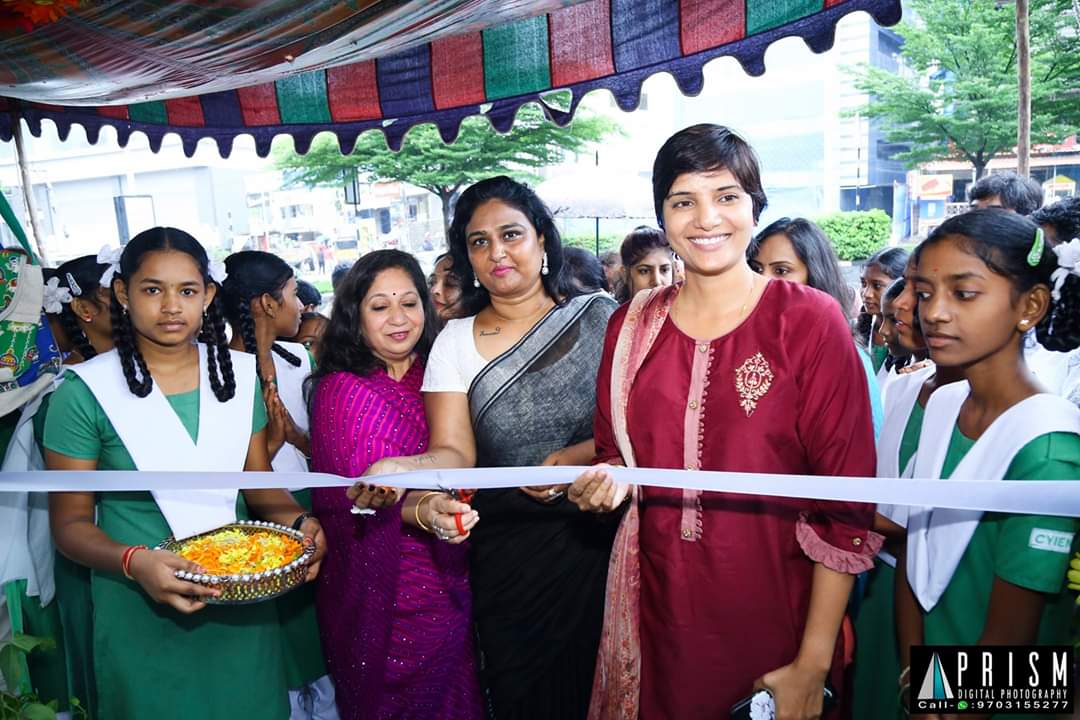 drneelimaarya's tweet photo. The first of its kind initiative for women's health and wellness and the brain child of Dr.Neelima Arya #SHENEED was launched on 3rd of August with the inauguration of 1st Kiosk in Gachibowli. The event was graced by allied government officials and dignitaries.@KTRTRS
@zcwz_ghmc https://t.co/jpAqiN1KHd