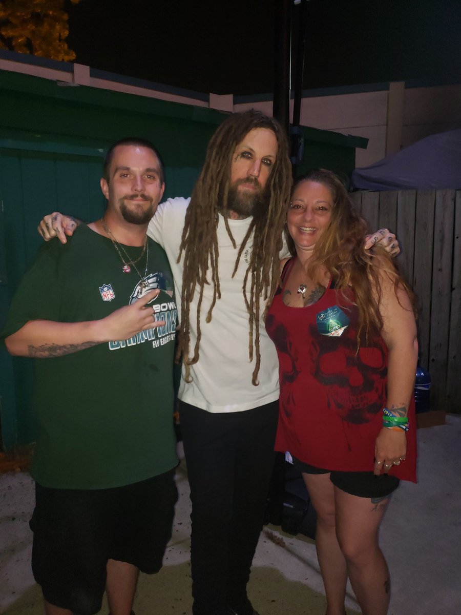 dhogatejr's tweet photo. Tonight's @Korn &amp; @AliceInChains show was incredible in Camden, NJ! @Caprikorn1978Me and I having the opportunity to meet @brianheadwelch &amp; have a prayer session afterwards was more than we could have asked for! Thank you all for a great show &amp; congrats for 25 years rocking out! https://t.co/MF8eePeBVF