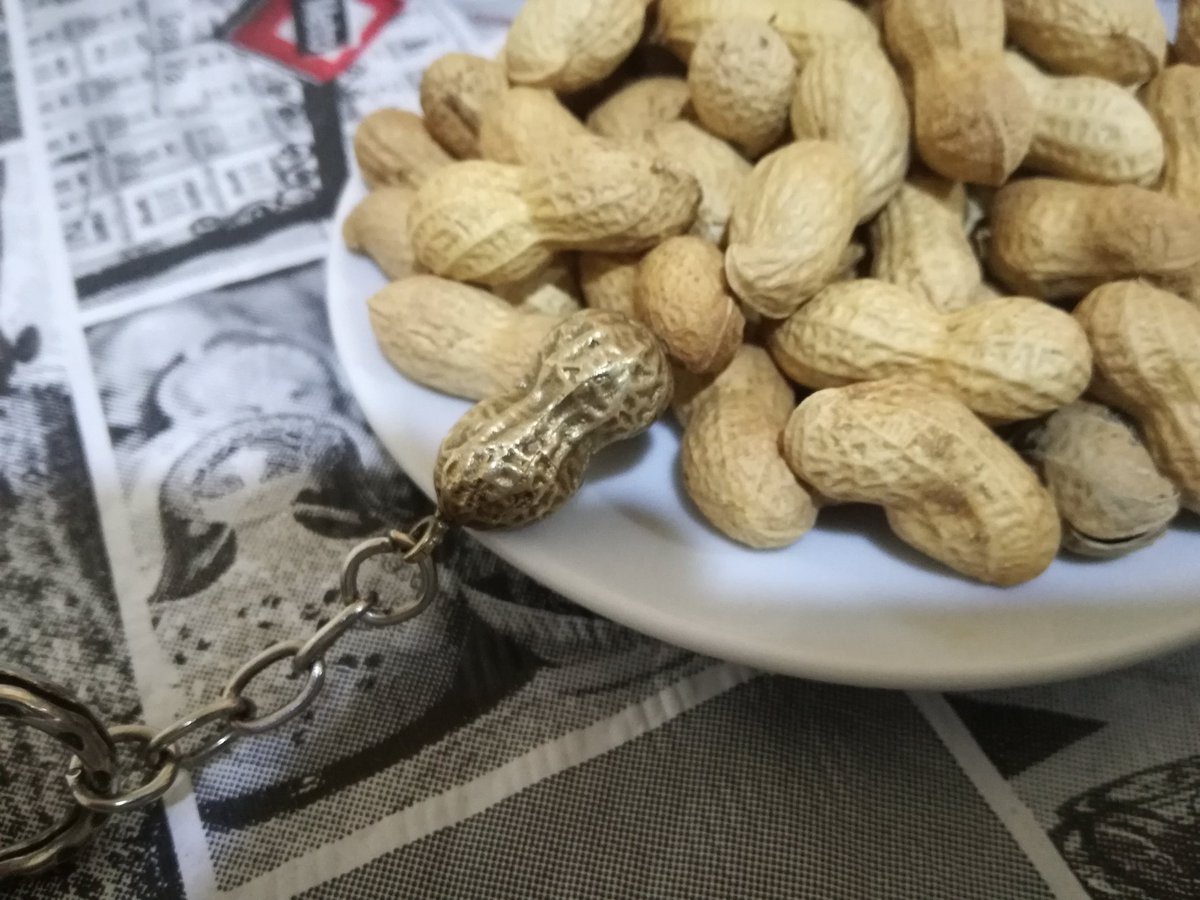 quinacarafas's tweet photo. Vosatros quan teniu que triar entre quedar-se en a casa a fer faena i anar a esmorzar... de que vos demaneu el bocadillo?
#XeracoEnFestes #CacauPelMón #Xivito https://t.co/JNzaogJFIN