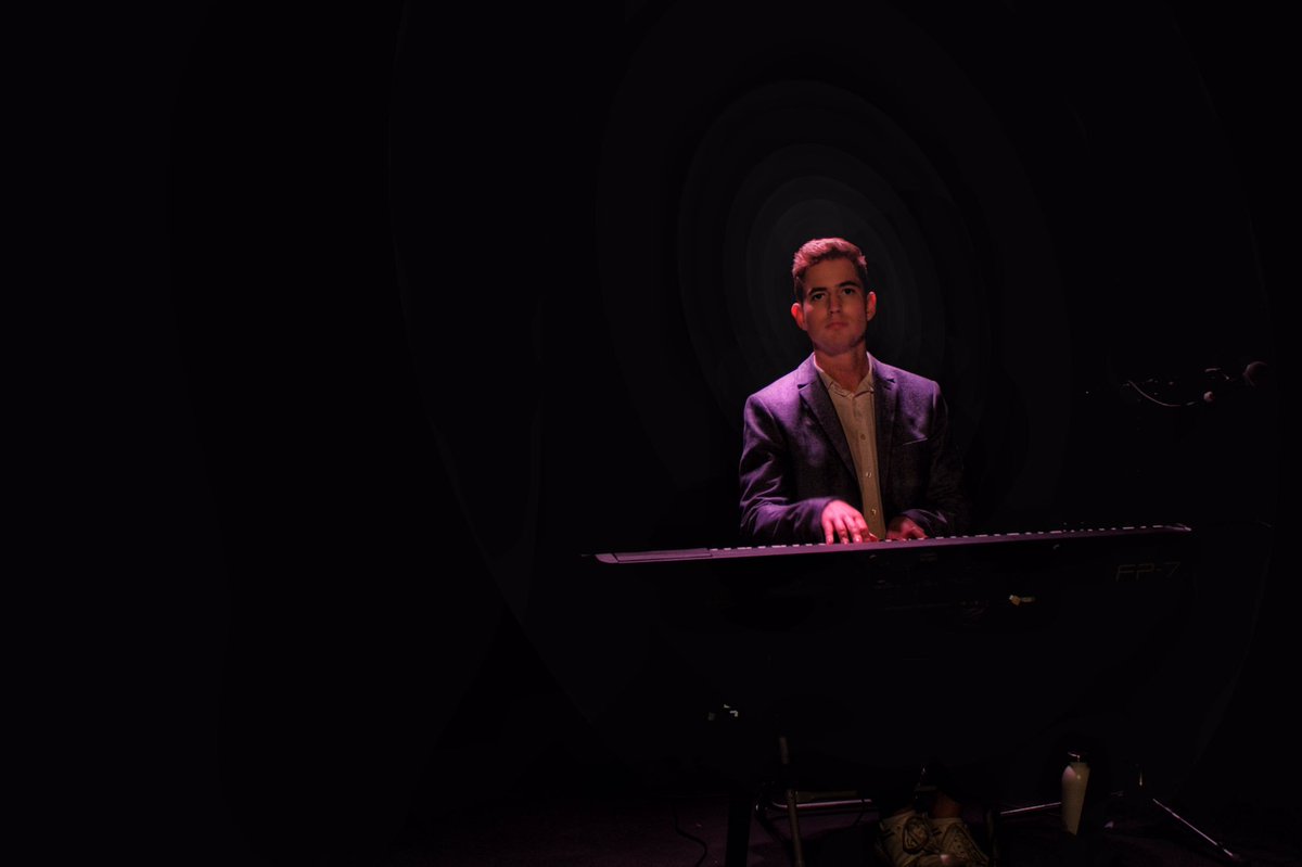 thepianoplay's tweet photo. Bach+Beethoven+Britney=Tom, whose piano lessons give him a unique vocabulary.
#NewWriting about music, obsession & love. With one man & a piano ๐น
Oh, & itโs all underscored *live*
#classicalmusic #LGBTQ #EdFringe19 @FollowTheCow 1.20pm #WeeCoo 31 July - 26 Aug (not 12) https://t.co/LKWRG6k1Bs