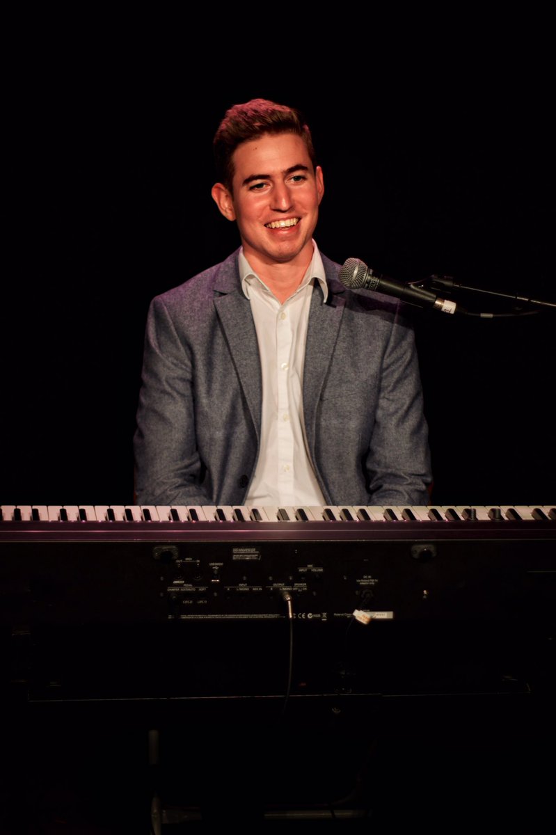 thepianoplay's tweet photo. Bach+Beethoven+Britney=Tom, whose piano lessons give him a unique vocabulary.
#NewWriting about music, obsession & love. With one man & a piano ๐น
Oh, & itโs all underscored *live*
#classicalmusic #LGBTQ #EdFringe19 @FollowTheCow 1.20pm #WeeCoo 31 July - 26 Aug (not 12) https://t.co/LKWRG6k1Bs