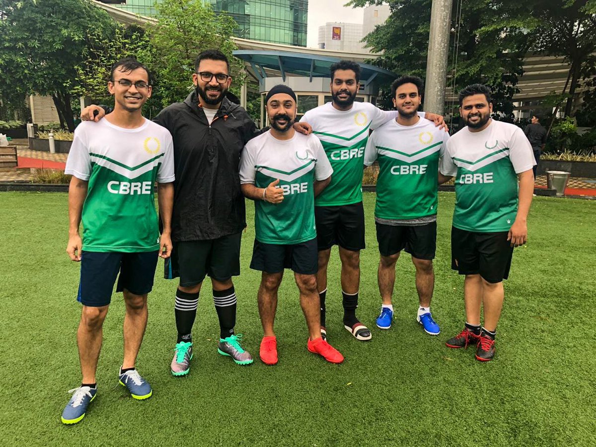 CBRE_India's tweet photo. Glimpses of the last two matches of #CBREMumbai football team.

Congratulations to the team for their wins and exemplary performance! 

#Brookfieldtournament #SpacesfootballCup https://t.co/aIjFWeNSzG