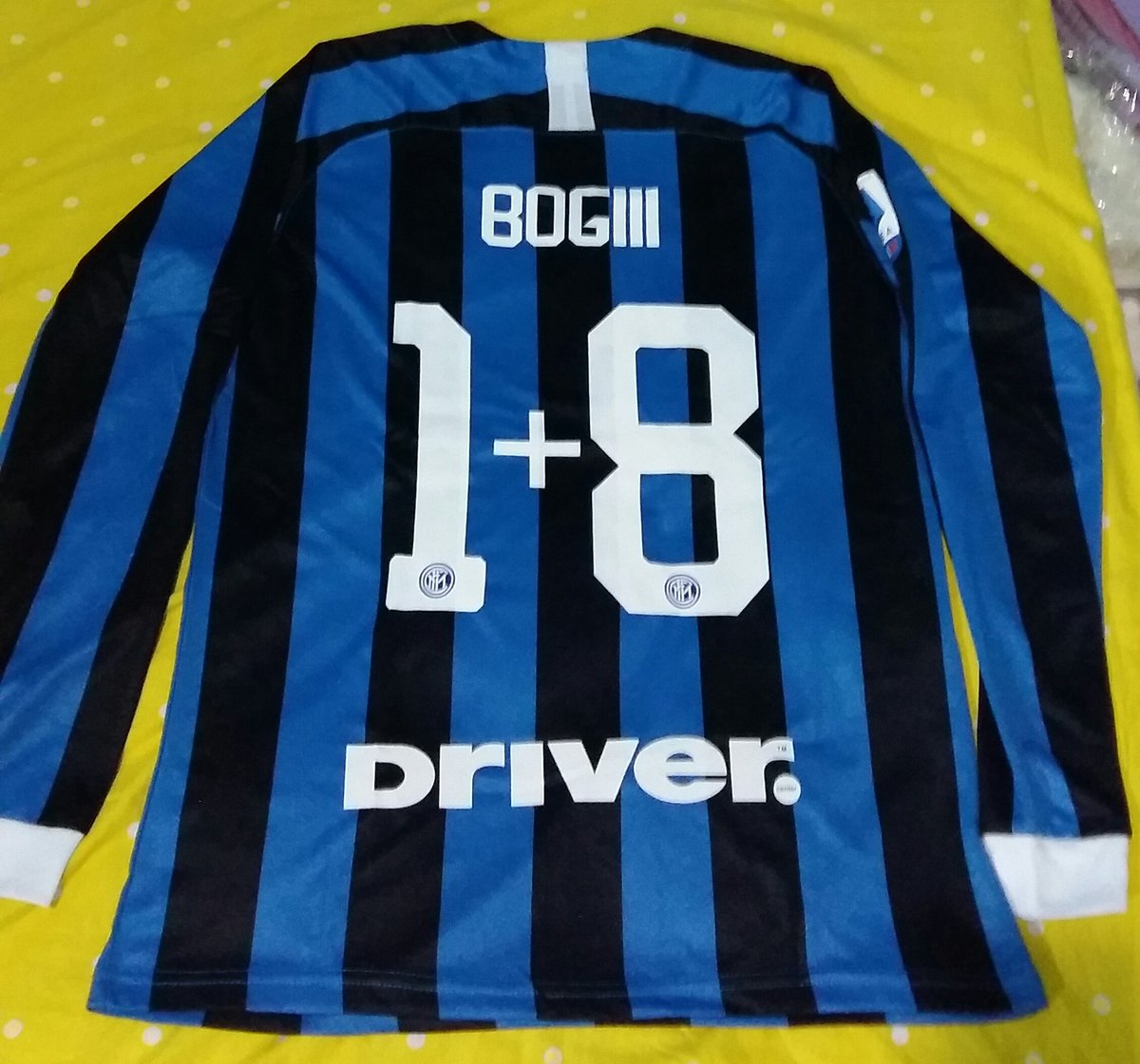 Kutangrobek tweet media