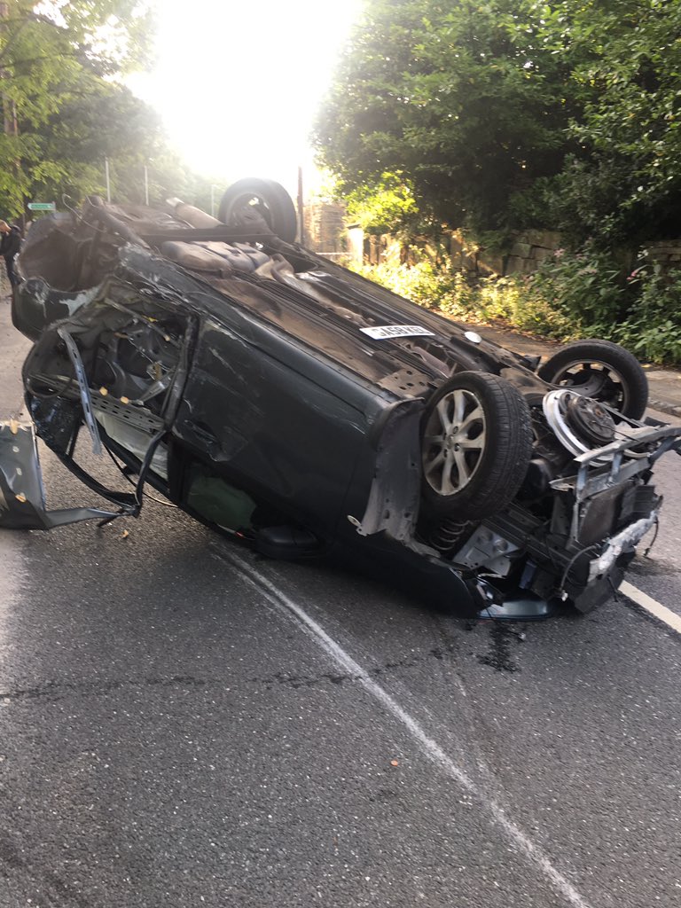 A long night shift 💤 including these two separate incidents emphasising the importance of a seatbelt !!!! ALWAYS #BeltUp ALL passengers of these vehicles walked away totally unscathed ! #Lucky #RTC #Emergencyservices #999family #Teamwork