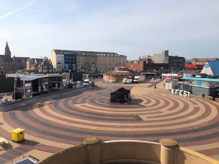 spacebanduk's tweet photo. Todays Office is The Lovely Rhyl Events Arena
with ar old Mates @Lightning_Seeds @TheFarm_ @therealboon @KfestP > https://t.co/RgXl9yWytT https://t.co/2qELx1u3zX