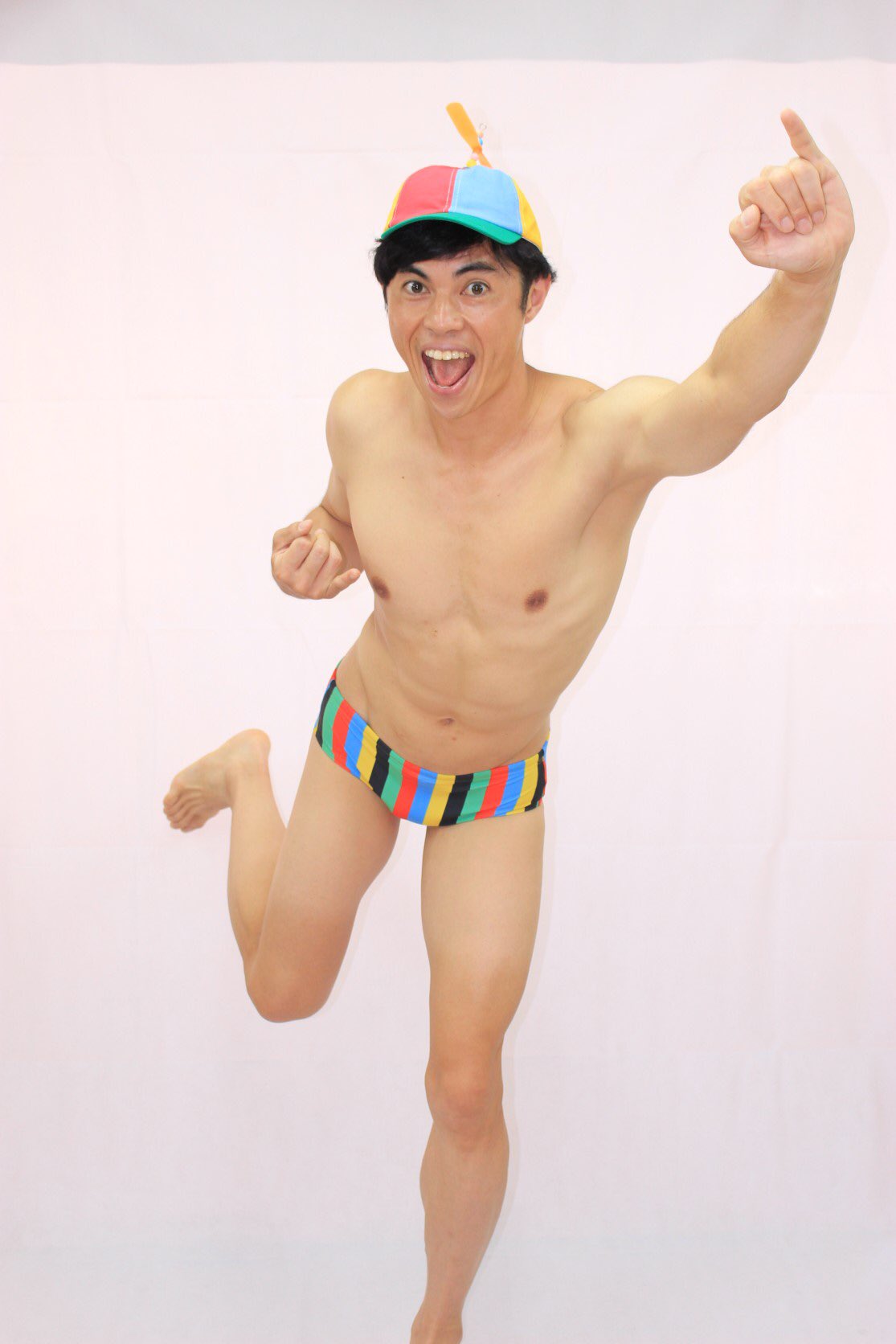 小島よしお Sur Twitter 新しい海パン作りました 左 パラリンピックカラーパンツ 右 オリンピックカラーパンツ よろしくおねがいします 通称 パラパンとオリパン 小島よしお Sur Twitter 新しい海パン作りました 左 パラリンピックカラーパンツ 右 オリンピックカラーパンツ よろしくおねがいします 通称 パラパンとオリパン