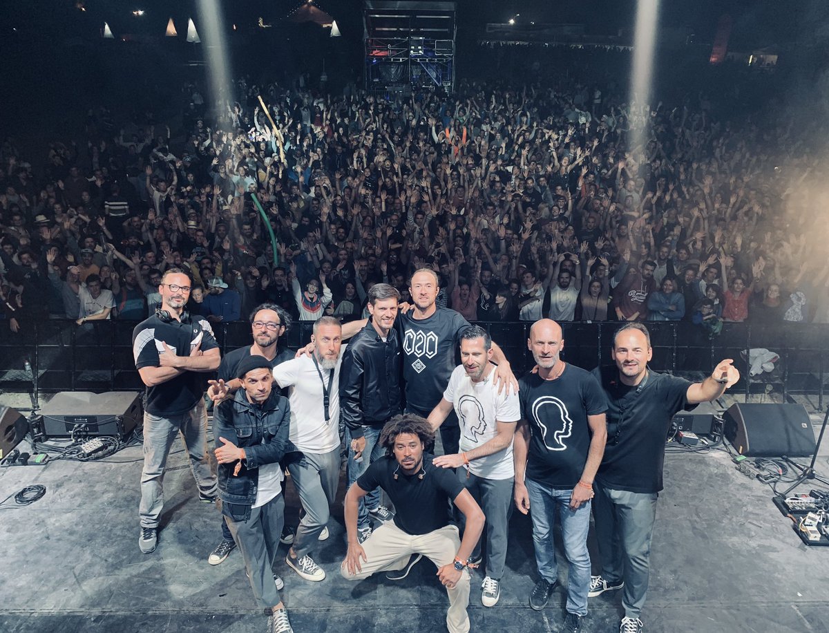 hocpoc's tweet photo. Merci @LECHIENAPLUMES 🤘🏽 

On est de retour sur les routes très bientôt :
@hiphopkempde • 15.08
@royalarena • 16.08
@Musicalarue • 17.08 https://t.co/YHK5C0CWt5