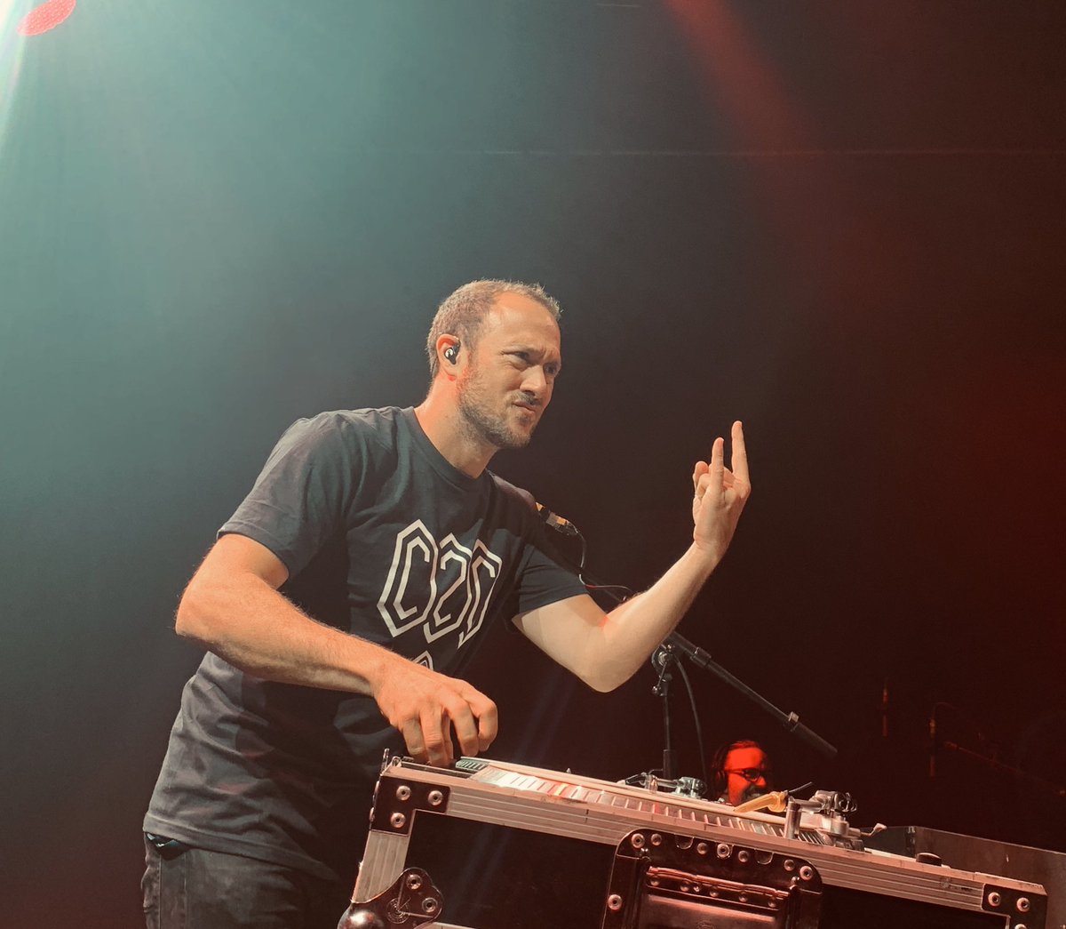 hocpoc's tweet photo. Merci @LECHIENAPLUMES 🤘🏽 

On est de retour sur les routes très bientôt :
@hiphopkempde • 15.08
@royalarena • 16.08
@Musicalarue • 17.08 https://t.co/YHK5C0CWt5