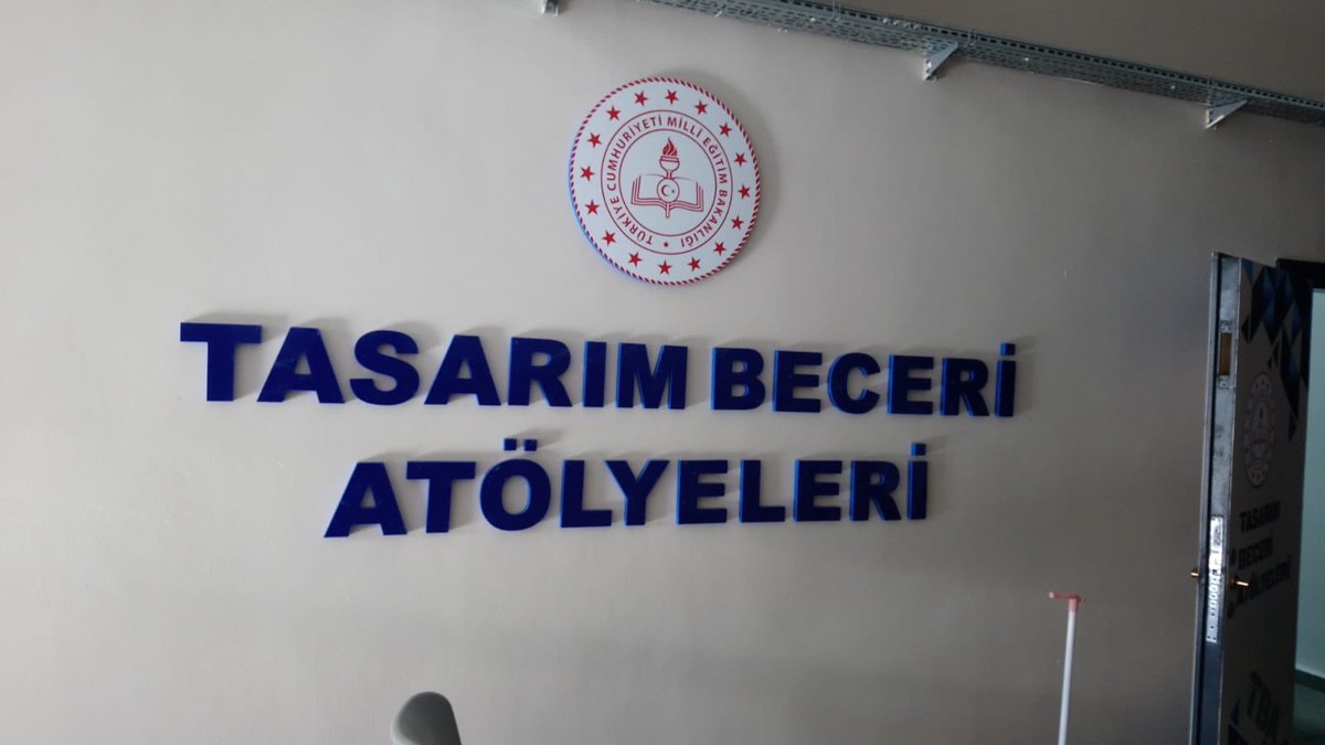 ymzarslan's tweet photo. 2023 Eğitim Vizyonu doğrultusunda teorik bilginin uygulamaya ve yenilikçi buluşlara dönüştürülmesi amacıyla okulumuzda Fen,Teknoloji,Matematik ve Mühendislik (FeTeMM) Atölyesinin kurulumunu sağladık. @ziyaselcuk @safran1958 @hmzaydg @memleventyazici @emrullahaydin25 @BakirkoyMEM https://t.co/AkN06Ozfo5