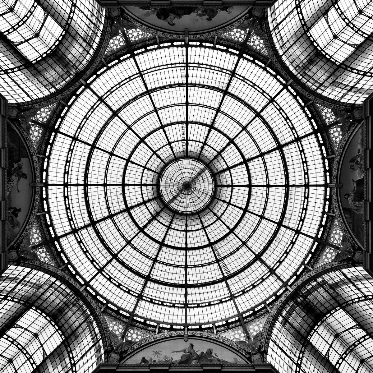 andreasgoerss's tweet photo. Beautiful Sunday - good morning friends ☕
#streetphotography #architecture #milano #blackandwhite #notesfromwithin https://t.co/dV2ZAYiQmq