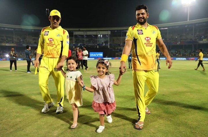 NivethaFanTrend's tweet photo. #Dhonis & #Rainas - this duo has separate fan base!💛😍😘
#thaladhoni 👬 #chinnathalaraina 👬
#Dhoni
#SureshRaina
#HappyFriendshipDay2019 #CSK
#WhistlePodu #WhistlePoduArmy https://t.co/agVeJ2oT5A