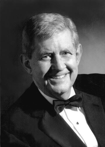 WKNO_TV's tweet photo. Saturday the @tennrhof inducted the late Jim Eikner, the face and voice of WKNO, as one of its newest members.

He is remembered for his sharp attire and courtly air. 
Our congratulations go out to Jim and his family. His legacy lives on in all he met and worked with. https://t.co/aH8r3Sw0Tk