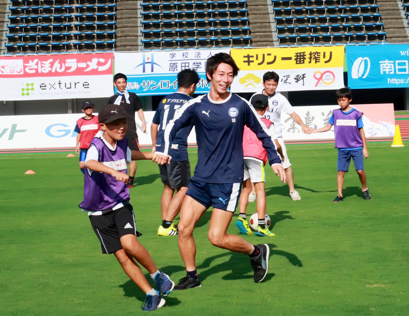 تويتر 鹿児島ユナイテッドfc على تويتر J2第26節vs ジェフ千葉 今節は 鹿児島キッズドリームチャレンジ 親子 サッカー教室 として 試合前にサッカースクールが開催されています 鹿児島ユナイテッドfc T Co 4ixlm2xq48