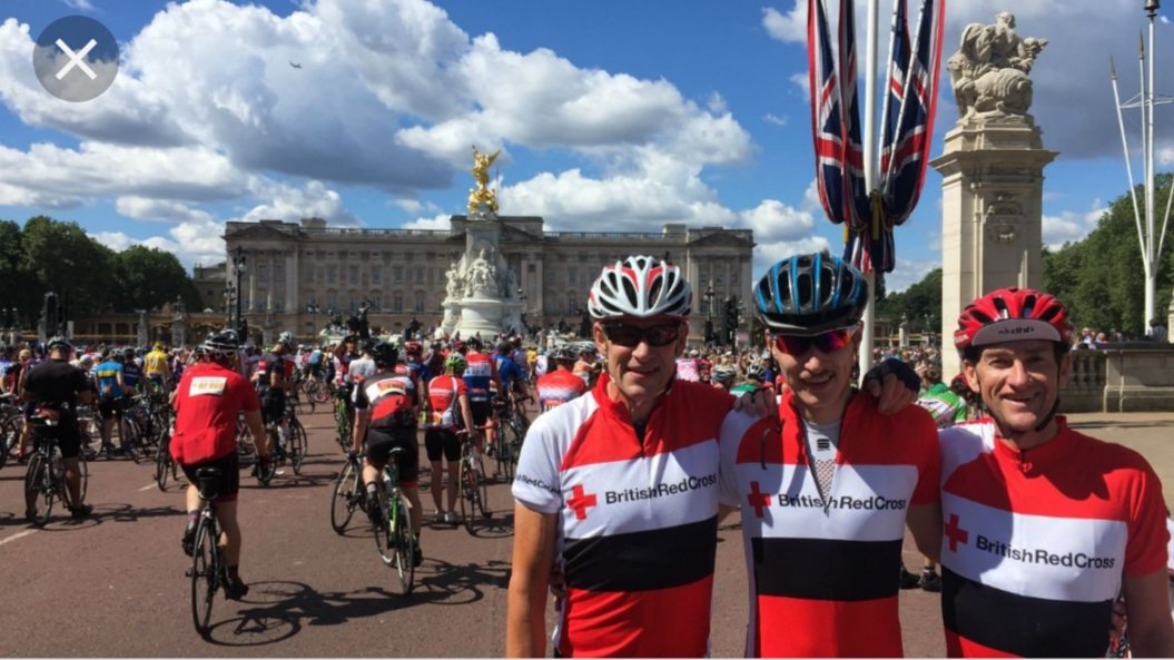 Mega thanks to everyone taking in the #RideLondon #ridelondon2019
to raise money for the @BritishRedCross today. Legends!

#teamredcross #powerofkindness