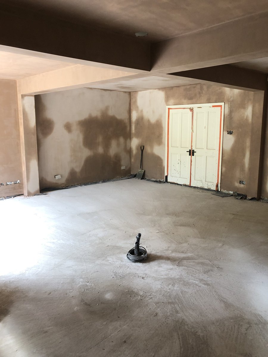 ServicesLbs's tweet photo. Kitchen skimmed in limpsfield https://t.co/BAZM38w724