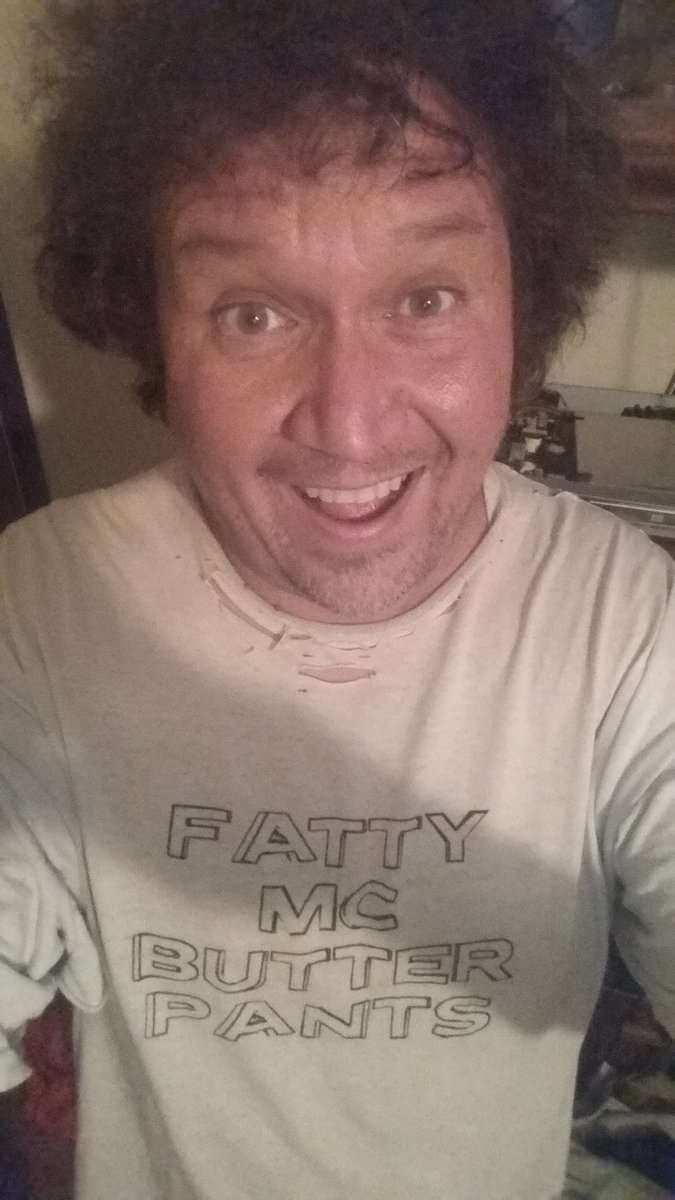 omewan's tweet photo. 'Tis a sheared & shaved, sillee 'syco #SelfieSunday submission! I should be able to move much faster, relativelee, for an old guy, at least at the buffet! π
.
.
#iusedtobefast #oldpeopleruininstagram #shearingiscaring #hairiblesituation
#keepsmiling https://t.co/xggWLgNBgu