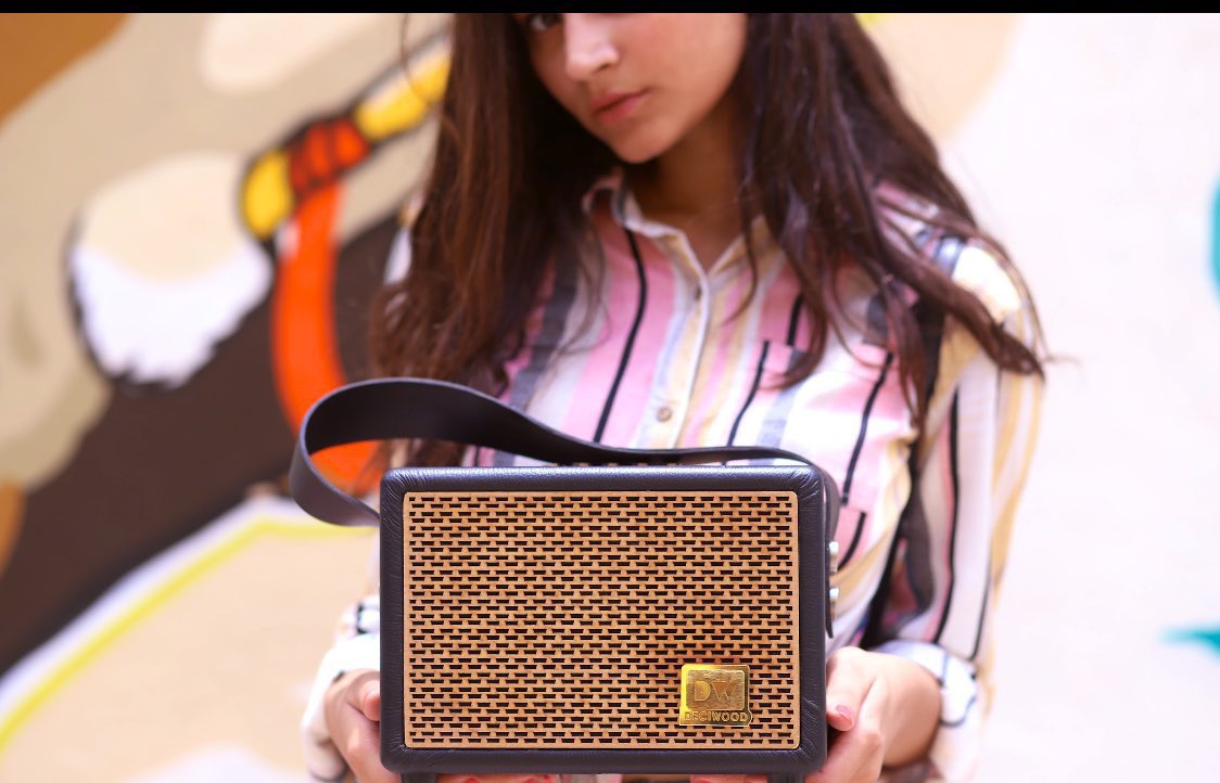 deciwood's tweet photo. To all our friends out there, we’re happy to have you. #HappyFriendshipDay. Celebrate this #FriendshipDay2019 with the perfect gift: the #deciwood unplugged, a wooden speaker with a sleek leather finish available at a price of 4499 and free delivery! #FriendsForever #strartups https://t.co/K8IMOTXrWV