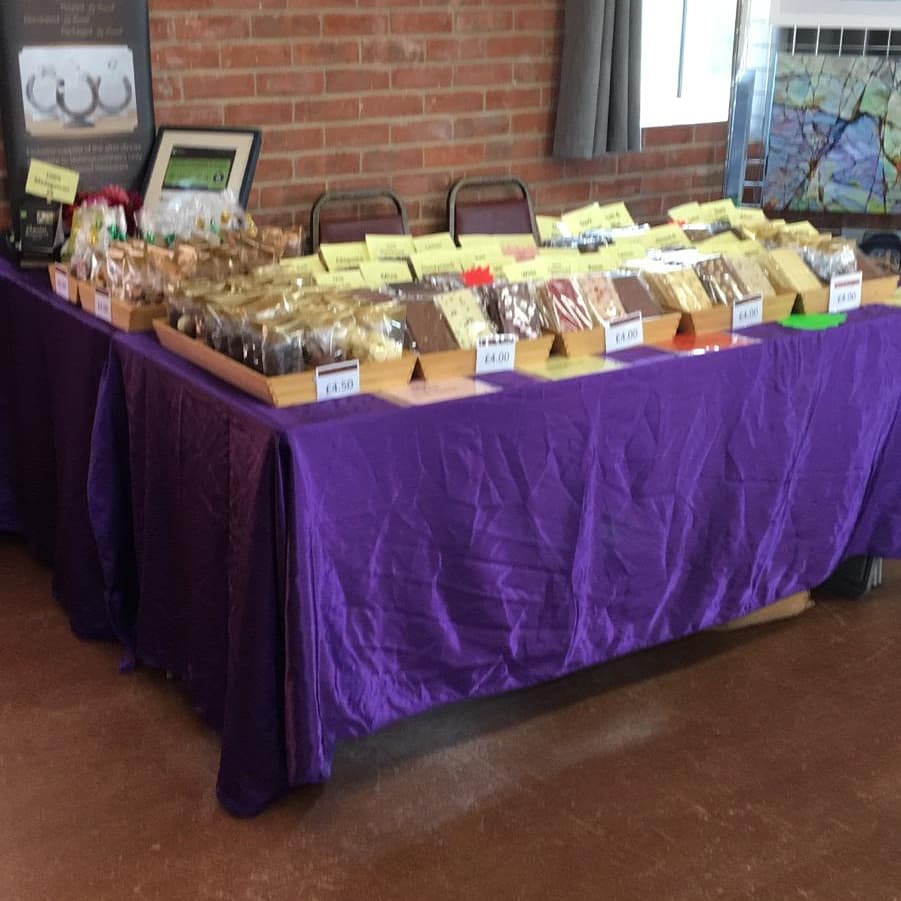 CathysChocs1's tweet photo. Set up for the Arts &amp; Crafts Show at Dry Doddington with our #artisan #handmade #handtempered #chocolate #local #buylocal #glutenfree #nutfree #vegan #newarkontrent #lincs #notts #smallandsupercharged #smallandsuperchargedsunday #smallbusiness #smallbiz #womeninbusiness #rural C https://t.co/bU2Ab4D6fB