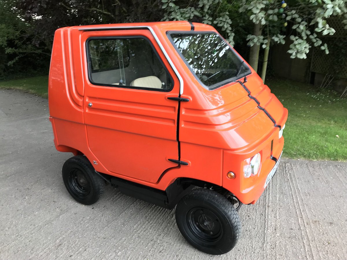 FrancisGalashan's tweet photo. Not to be outdone by my EV, he’s only gone and bought one - One owner from new! #ClassicEV #Zagato Zele. @bobbyllew @BicesterH @aohereng https://t.co/tpoZMNxFr0