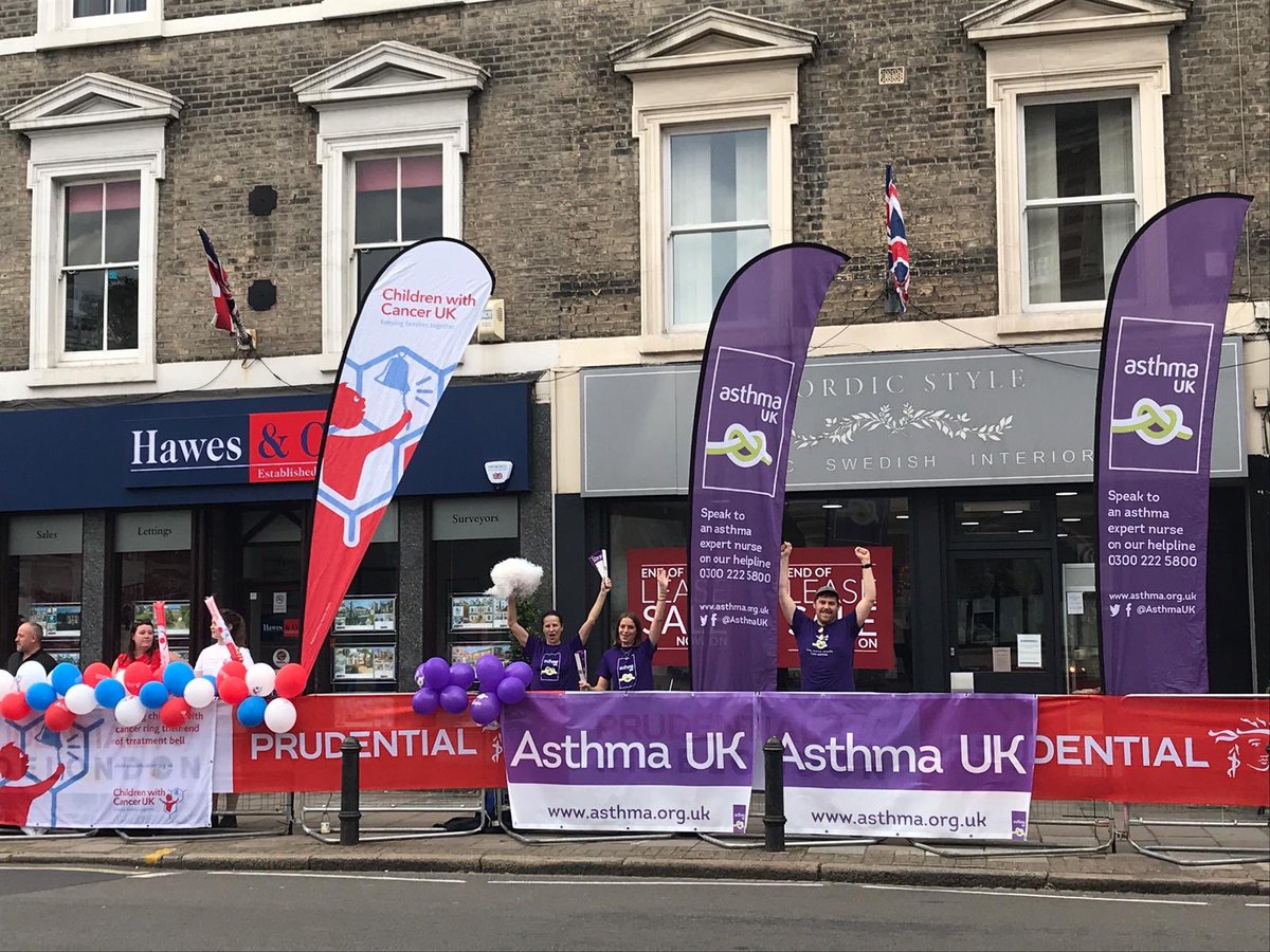 asthmalunguk's tweet photo. Are you cheering on your friend or relative at #ridelondon2019 #ridelondon today? We’re flying the flag for people with asthma at Wimbledon! Come and say hello 👋👋 @RideLondon #cheerpoint #gogogo! https://t.co/mJZ5wW0oaV