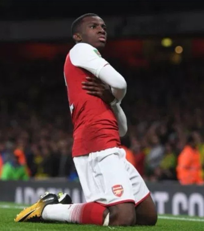 berardibreezer's tweet photo. Eddie Nketiah season long loan from Arsenal seems to be the hot topic on our bus to Bristol.

Not sure if it's come from somewhere or just snowballed.

Would we be happy with this if true?

#lufc @PhilHay_ ? https://t.co/QeNQSmt75q