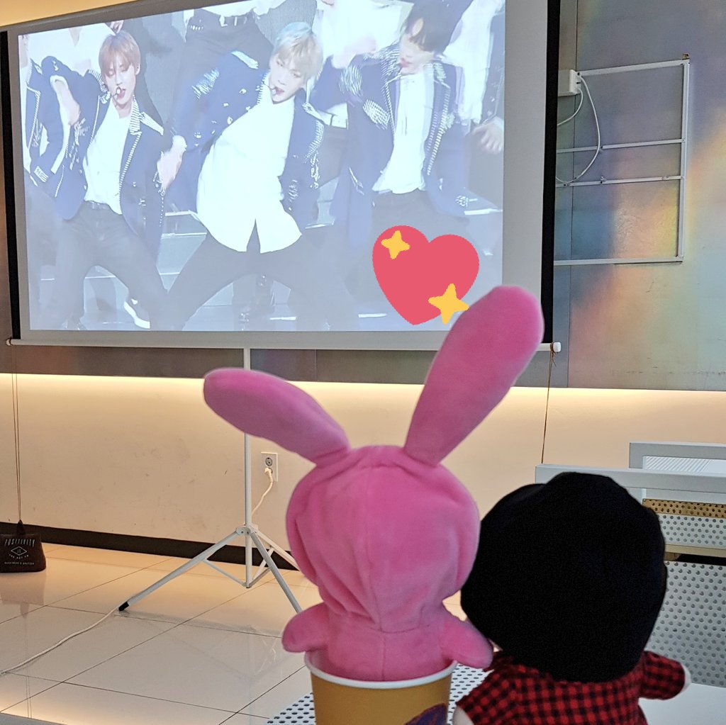 somniel2's tweet photo. #정오의_태양_강다니엘
#Reboot_Of_DanielK

보고싶었어요 진짜❤
복권당첨엔 실패했지만 멋진 형아사진 많이 봤지요❤ https://t.co/NJIyzDV1Ei