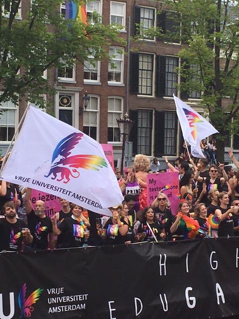 MvP_VanPraag's tweet photo. #Amsterdampride #vupride #higheredugaytionboat https://t.co/IevPUhYmnO