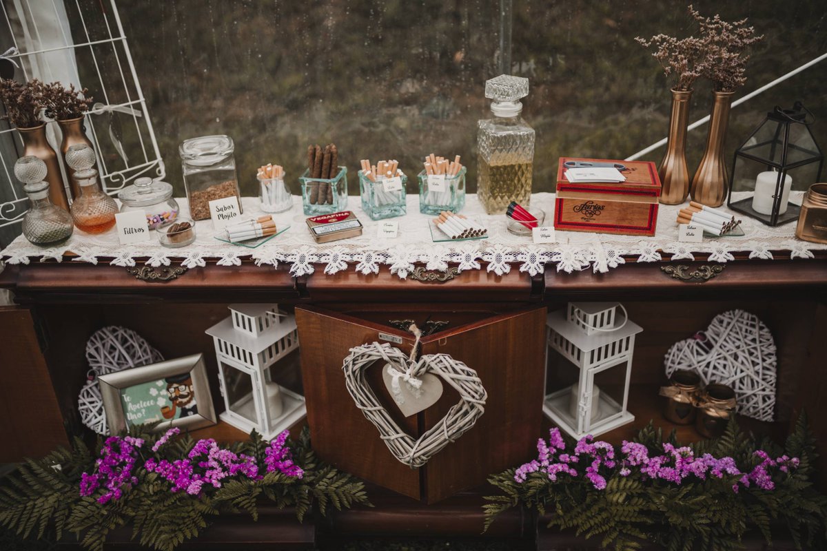 retrocaravan_br's tweet photo. Un rincón pensado para que tus invitados más viciosillos hagan más de una parada
Seas o no fumador, has pensado en un rincón especialmente bonito para el tabaco?
#ElBotonRosa #AsturiasWedding #RinconDelFumador #CigarCorner #MesaDeTabaco #BodasBonitas #BodasEnAsturias #BodasNorte https://t.co/wux0ZHUWJj