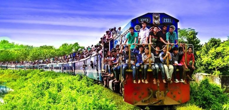 MosrurZunaid's tweet photo. The shuttle train is the main attraction of the #Chittagong university, as it is the one and only train service for #university students across the world.  

#Bangladesh #shuttletrain  #shuttle #train https://t.co/ZtaEfpCQAl