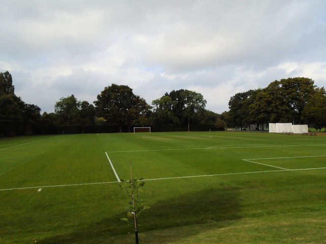 Hundreds of Local Football Pitches Close Across the UK in a Decade buff.ly/2Knckrf