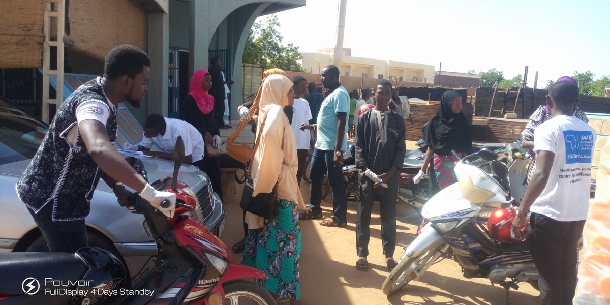 LutteCovid's tweet photo. Après celle de #Tillabery et de #Ourno, c'est au tour de #Niamey de lancer la 2eme étape de sa campagne de #sensibilisation et de #salubrité. Mobilisation et engagement des jeunes ce matin au quartier #Soni pour une action citoyenne.
#wash
#ODD6
#eau_hygiène_assainissement https://t.co/zuvmbO49tV