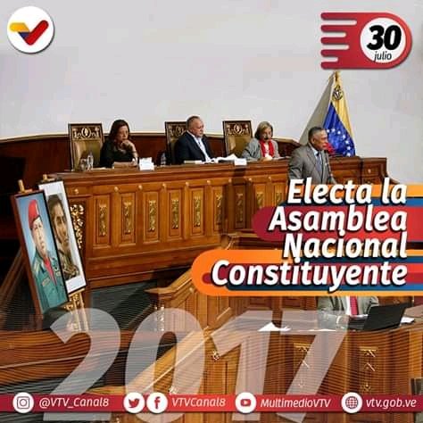 dpiloncita's tweet photo. @williechirinos @javifran001 @geniuslawyer En esta guerra no convencional el comerciante destruye la economía esperando devolverse al ta'barato dame dos puntofijista. COMUNA O NADA! Aceleramos los cambios o el peligro está en la demora. https://t.co/nXEDfEBifm