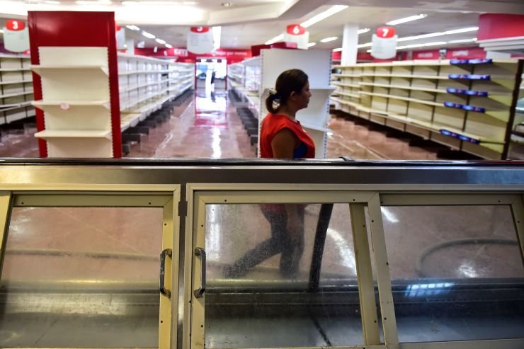 Venezuela hyperinflation hits 10 million percent. ‘Shock therapy’ may be only chance to undo the economic damage
consortiumconsultancy.com/2019/08/04/ven…
#ConsortiumConsultancy
#Economic
#Trade
#WorldEconomy
#Inlfation
#InflationRisks