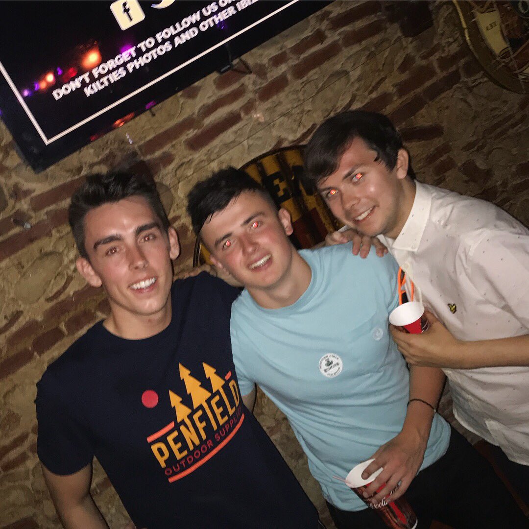 aidan_connor1's tweet photo. @ConnerMurdoch happy bday you stupit cunt see u in a bit🤪🤪 https://t.co/sr5dv1Rxe6