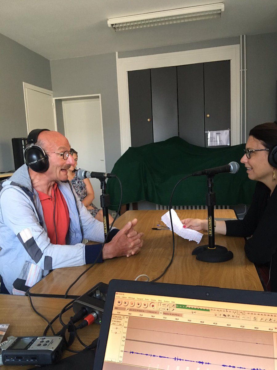 dubin_victor's tweet photo. Une voix de l’Oulipo au micro de #radiobulot hier : Olivier Salon. Après une riche semaine, le bulot s’est remis en hibernation jusqu’à l’année prochaine pour une nouvelle édition de #pirouésie. Tous les sons sont disponibles sur l’audio blog @ARTE_Radio Radio Bulot Pirou ! https://t.co/20AHQTgarv