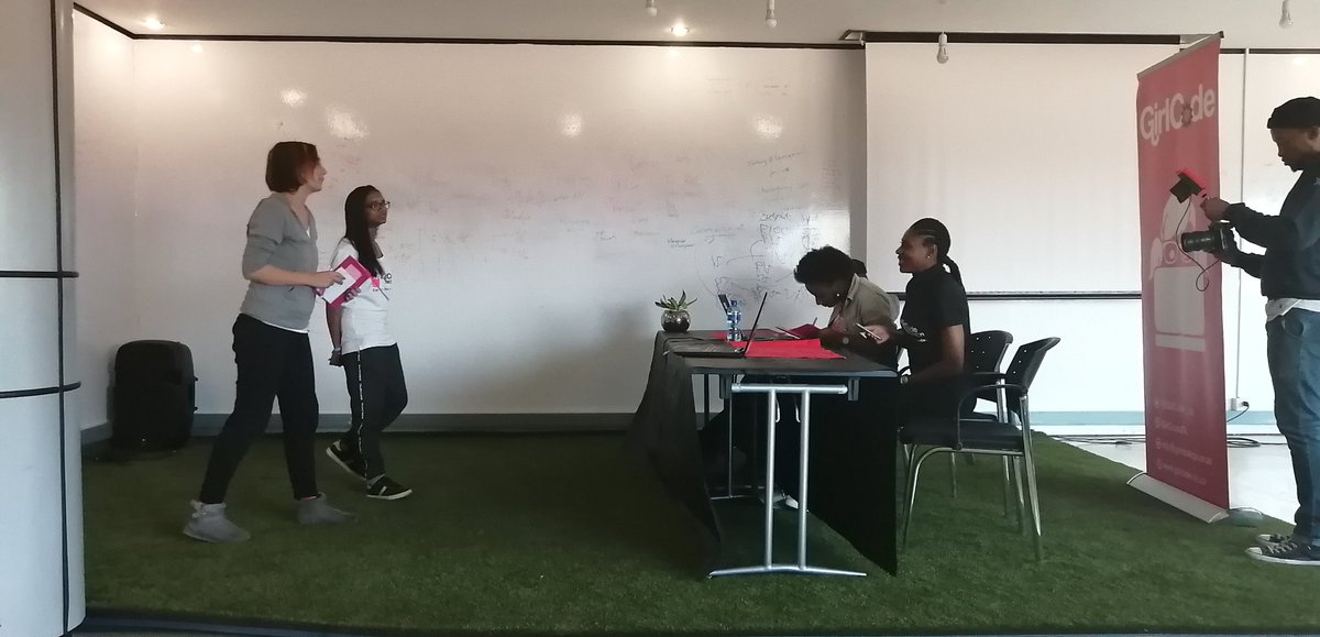 InnovHub's tweet photo. It's day 2 of #GirlCodeHack taking place at our offices. Today participants present their solutions to a panel of judges. They have been coding to develop #solutions to @un #MilleniumDevelopmentGoals. @GautengDED @GautengProvince @TheGGDA @InvestSAGauteng @GirlCode_za https://t.co/FzVrTnKC6P