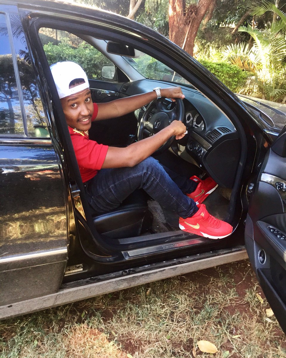 ian_smeezy's tweet photo. I hope y’all having a good Sunday so am I.. So
MY NEW VIDEO IS OUT THE LINK ON BIO GO CHECK IT OUT 

https://t.co/tCAhwSHRYO

#BALL_LIKE_A_BOSS #BOSS #BOSSY #SMART_GANG #TURN_UP_SQUAD https://t.co/doWhTrSe1U