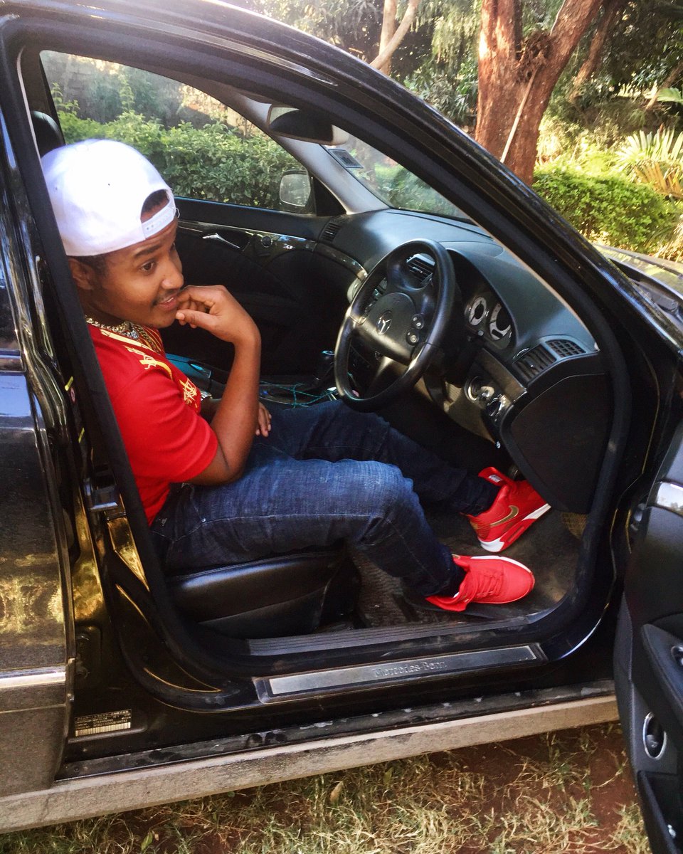 ian_smeezy's tweet photo. I hope y’all having a good Sunday so am I.. So
MY NEW VIDEO IS OUT THE LINK ON BIO GO CHECK IT OUT 

https://t.co/tCAhwSHRYO

#BALL_LIKE_A_BOSS #BOSS #BOSSY #SMART_GANG #TURN_UP_SQUAD https://t.co/doWhTrSe1U