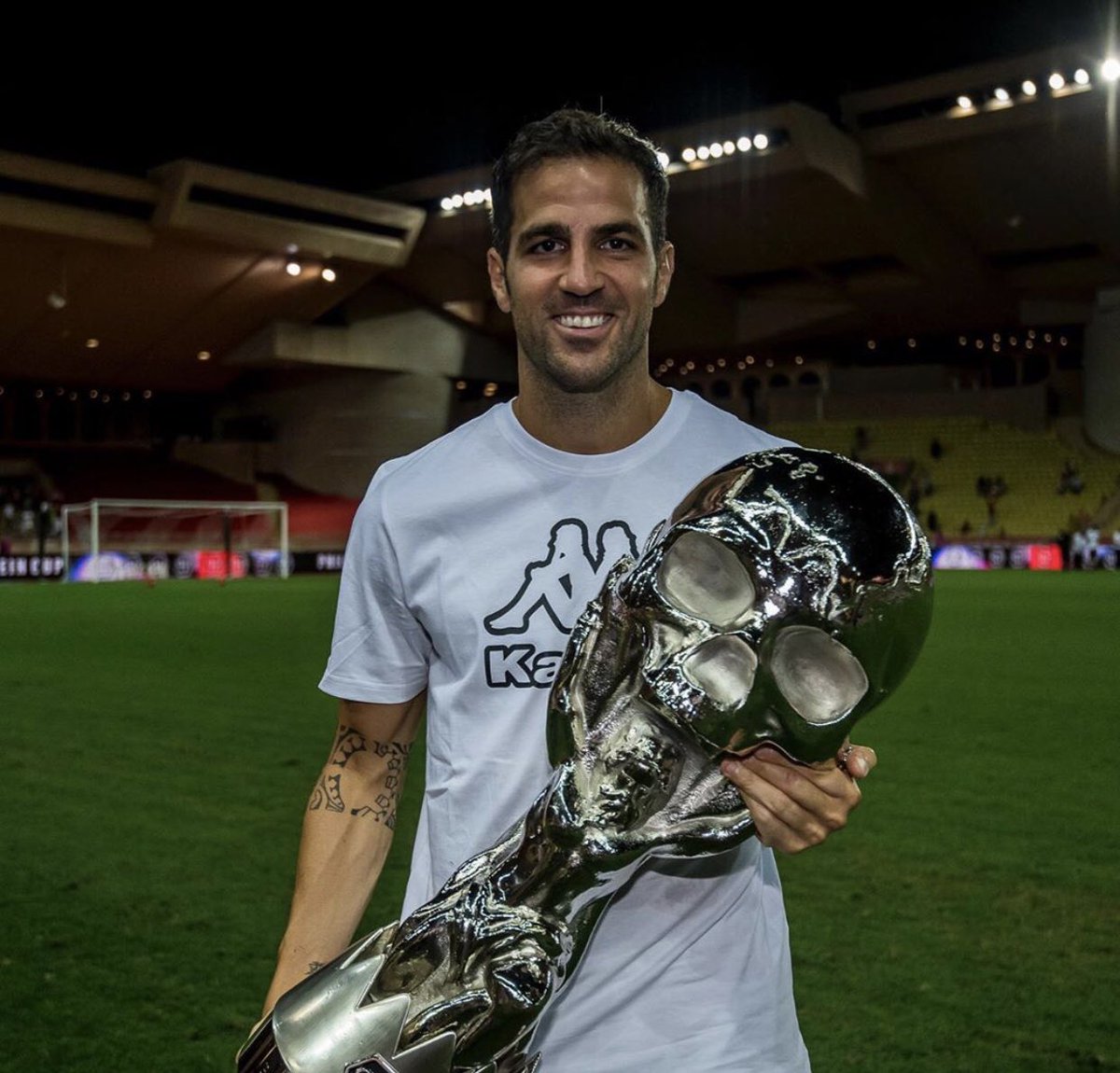 cesc4official's tweet photo. What would We do without football? I just love it so much man. ⚽️❤️🙏🏻 https://t.co/2POnKJxgHi