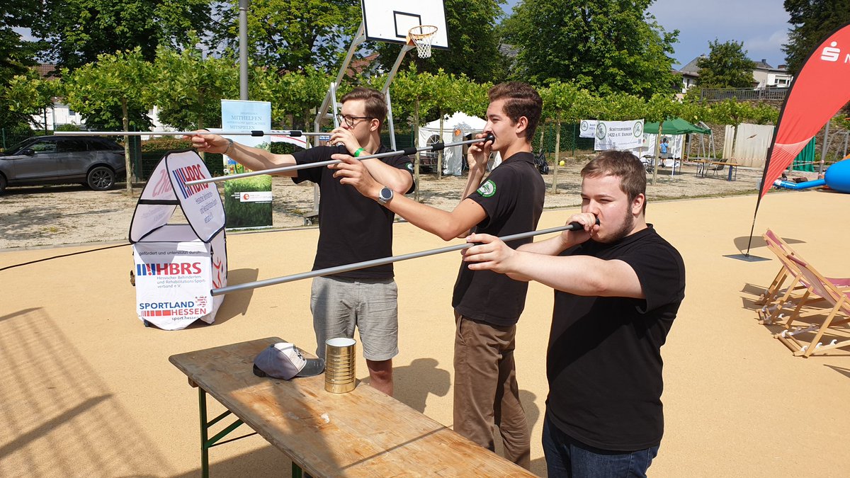 Will_Sonnenberg's tweet photo. Wir vom #TeamInklusion @MarcMercurio1 @Will_Sonnenberg  vom @lsb_hessen sind heute mit dem #InklusionsMobil auf dem #SportUndSpielfest #Familienfest #75JahreUsingen #Schlossgarten mit #Rollstuhlbasketball #Rollstuhlparcours #blasrohrschiessen #TütenRock https://t.co/tpGYNk70Dp