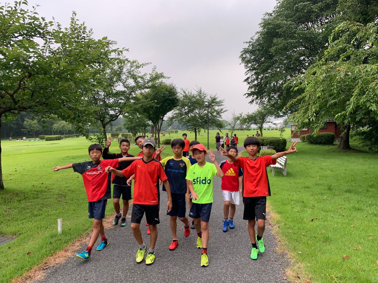 サッカー少年合宿風呂裸  / X