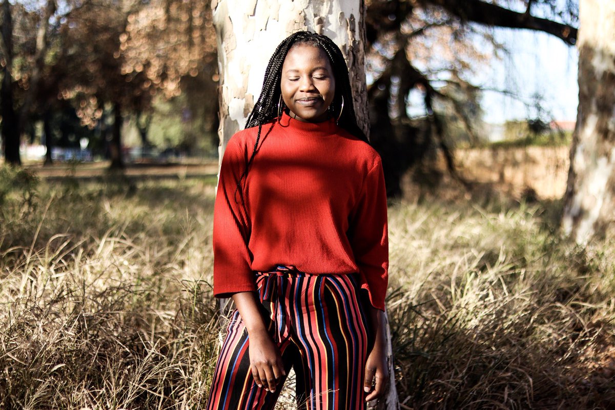 ForyouThrifted's tweet photo. red bottleneck sweater 
medium 
R60 https://t.co/yvgglWwet7