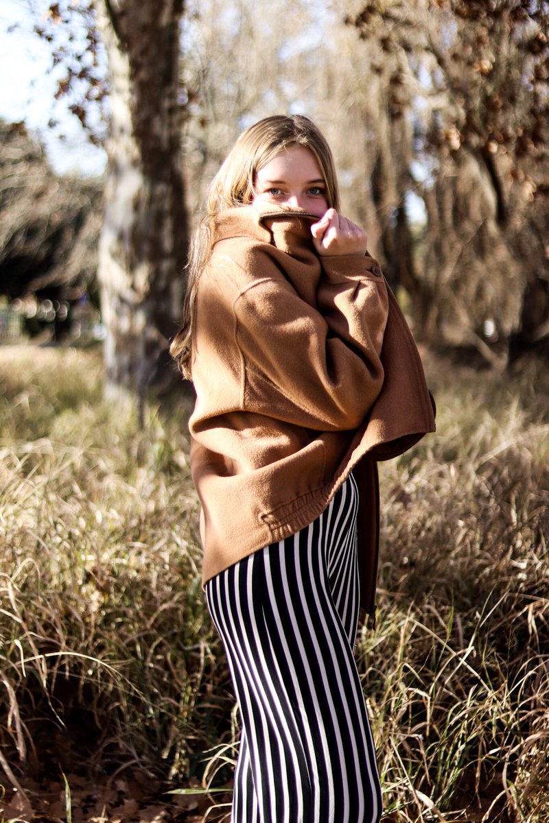 ForyouThrifted's tweet photo. brown jacket 
small 
R200 https://t.co/2Yi9A9jiLK