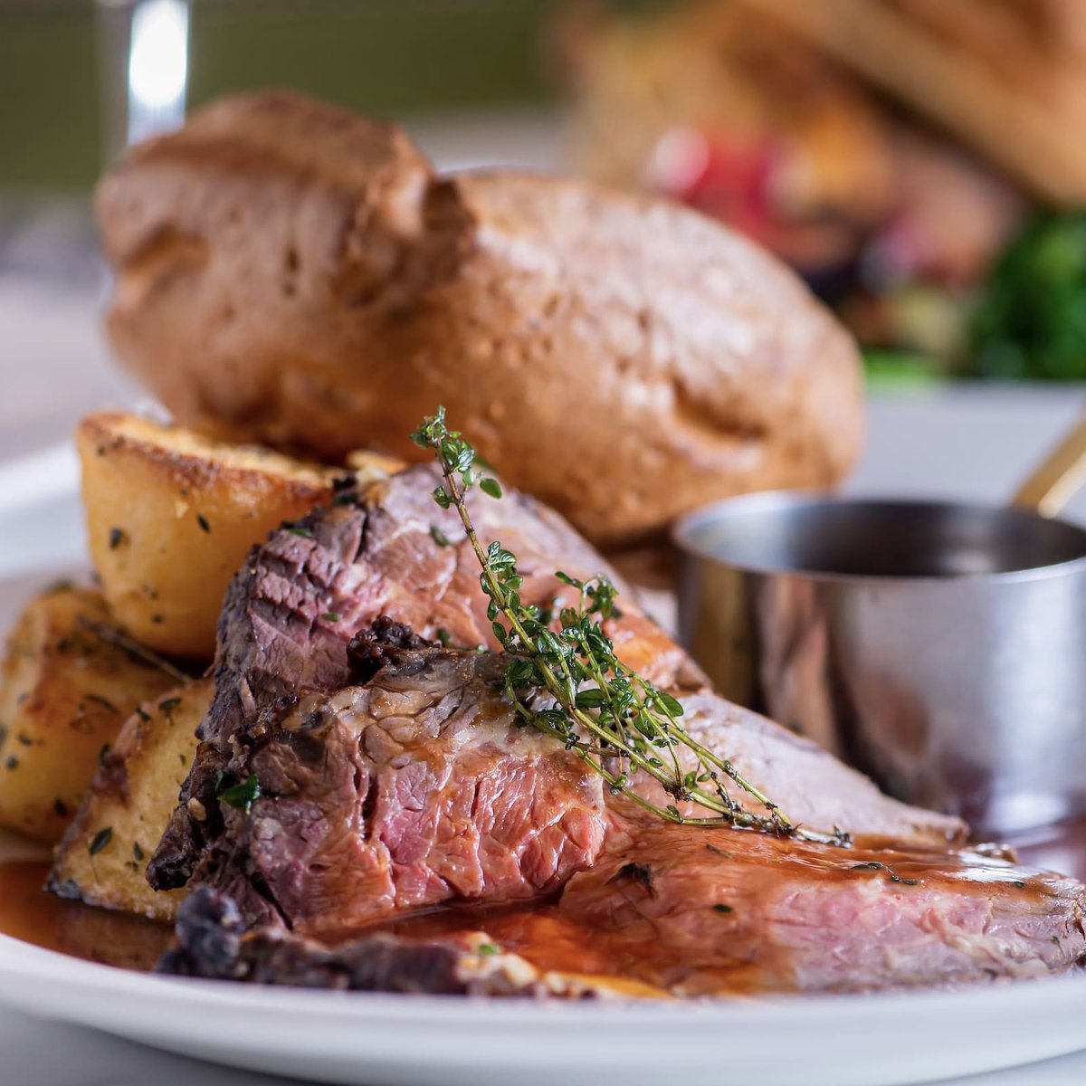 No plans for your lazy Sunday?!?! Join us and enjoy one of our delicious Sunday Roasts!!!!! The perfect way to spend your Sunday!!! #sunday #lazyday #weekend #woburnsands