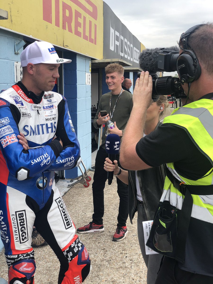 Sadly, this morning, someone has stolen my @Smiths_Racing <a href="/Weise_Clothing/">WEISE CLOTHING</a> leathers. I would really appreciate ANY information, if you saw anything suspicious this morning. Or anyone walking about with them!
