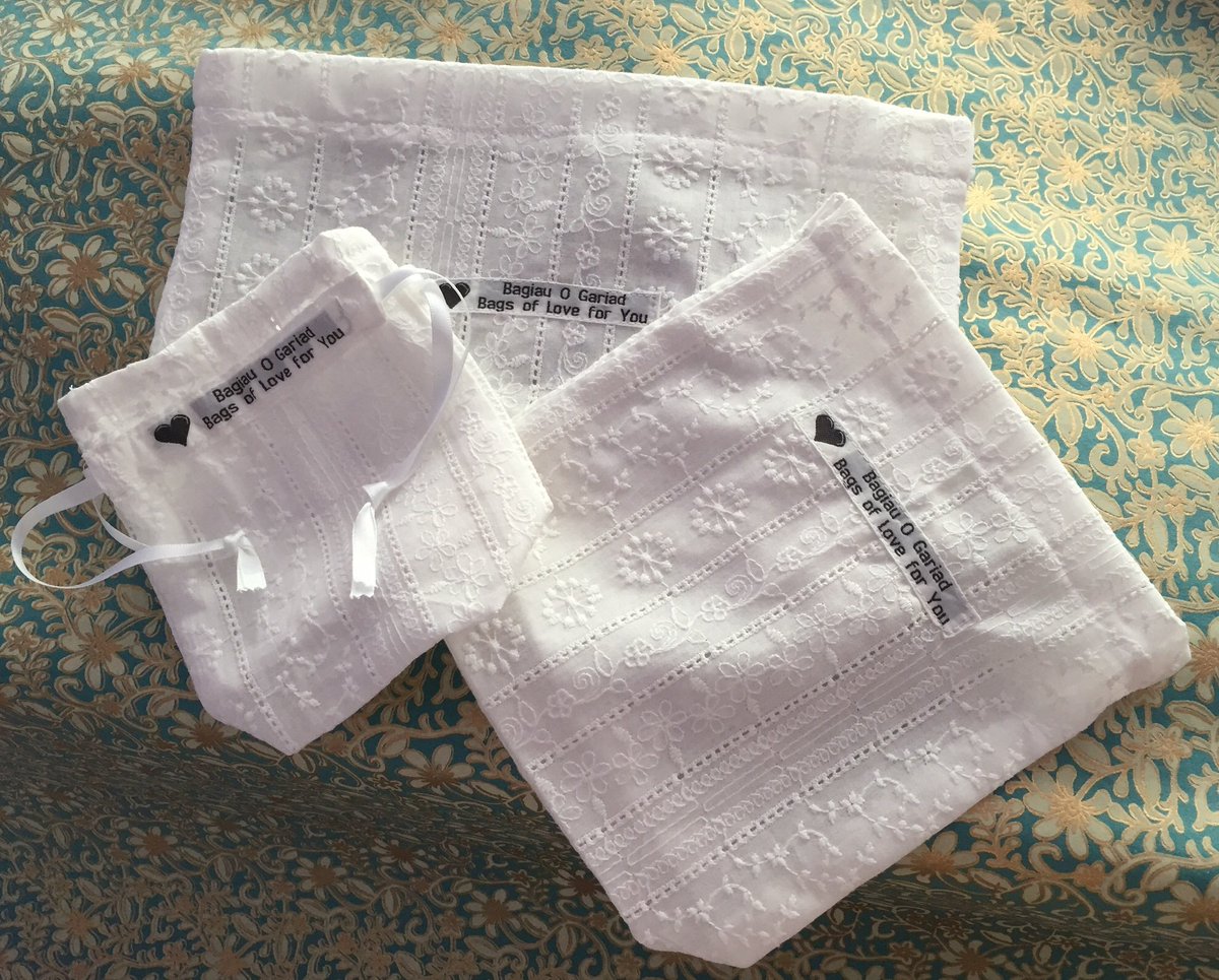 BGariad's tweet photo. So many ‘bag makers’ on here. What makes them stand out I wonder?
Mine are #plasticfree #reusable #ecofriendly #washable #unique #oneoff #practcal #useful #funbags #shoppers #totes #laundry #messengers #gifts #beach https://t.co/9GXoGZHY9p